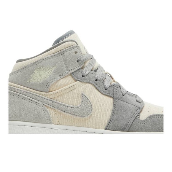 New Air Jordan 1 Mid SE GS - Picture 6 of 7